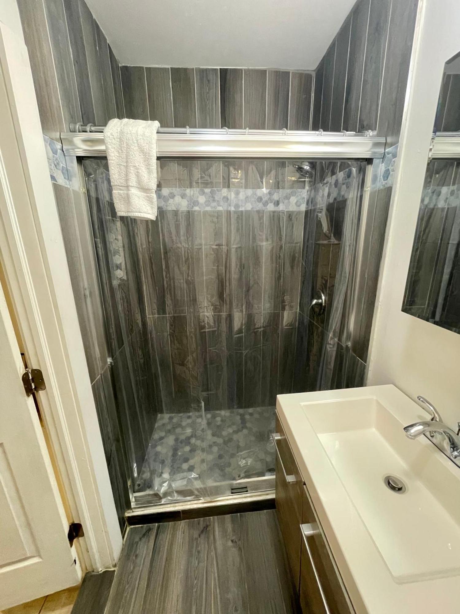 Modern Riverview Apartments Fort Lauderdale Room photo